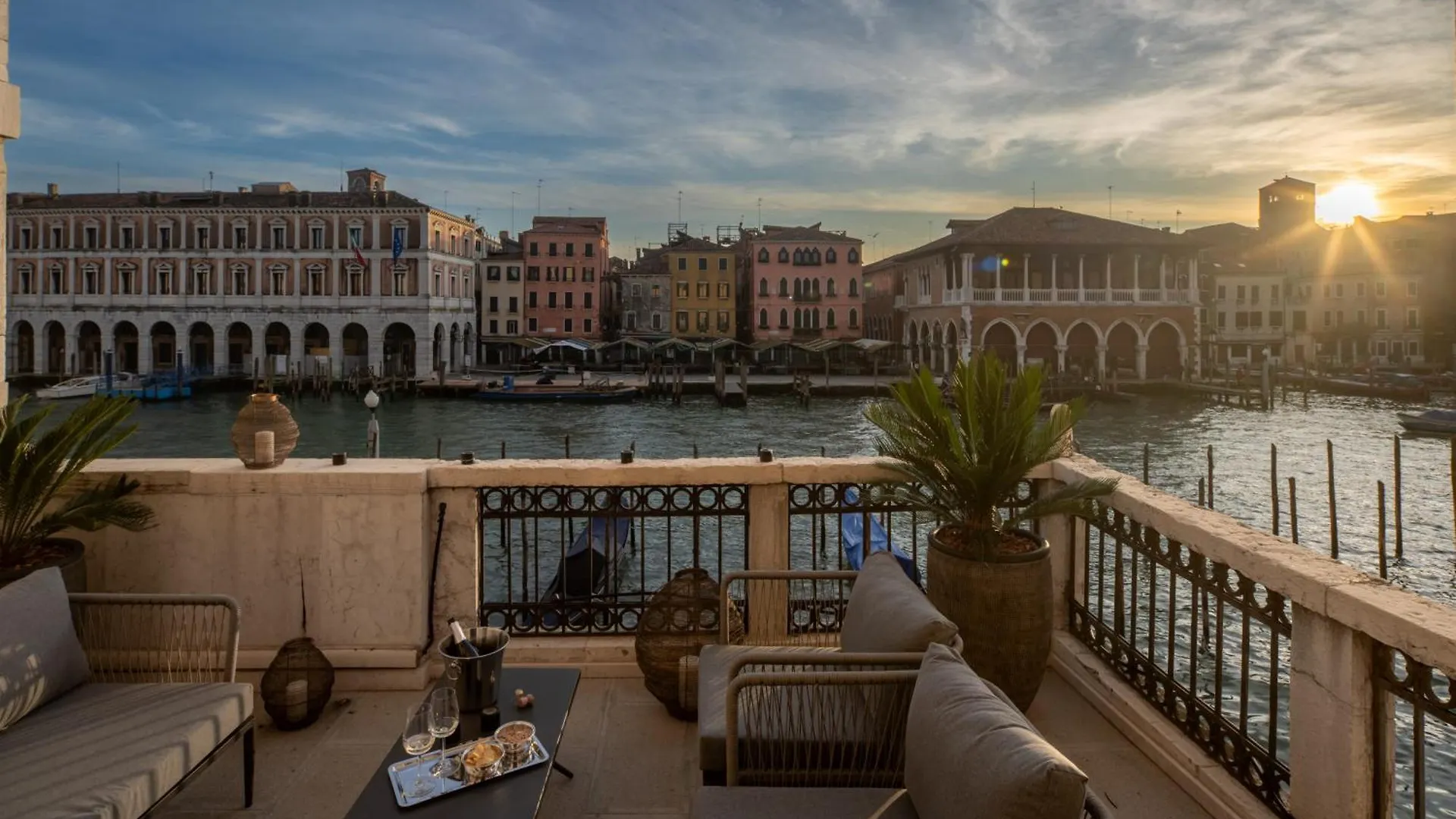 Grand Canal Luxury Apartment With Terrace R&R Venedig