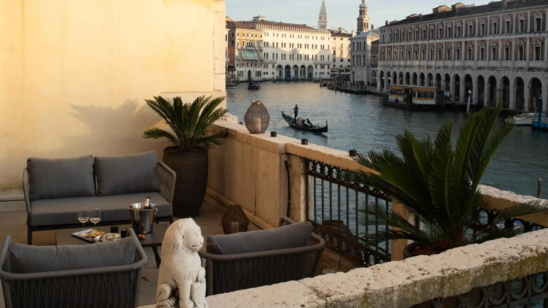 Grand Canal Luxury Apartment With Terrace R&R Venedig Italien