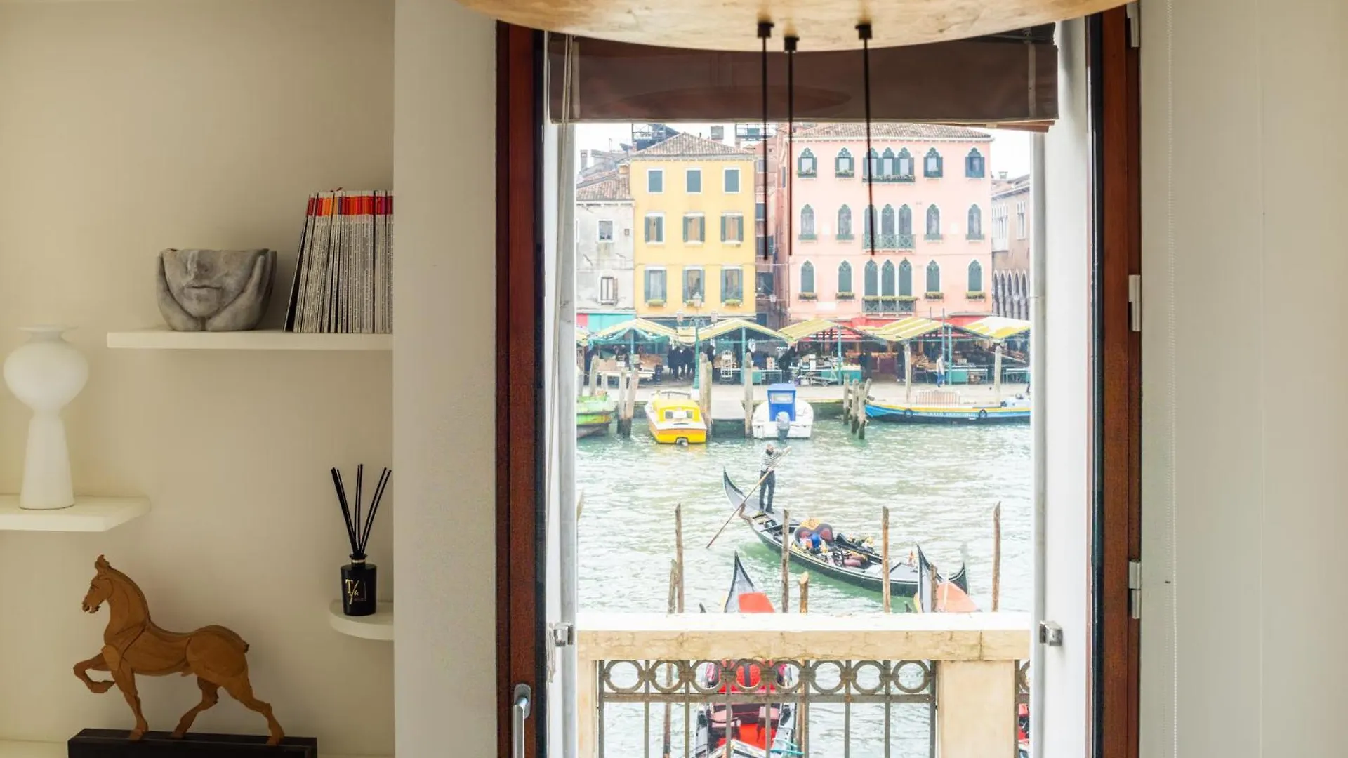 Grand Canal Luxury Apartment With Terrace R&R Venedig 0*,